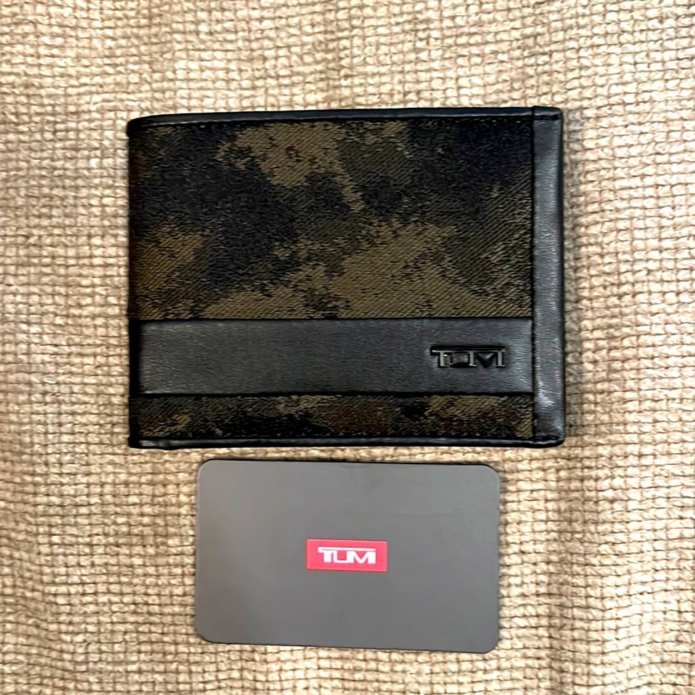 Tumi camo jacquard double billfold wallet.